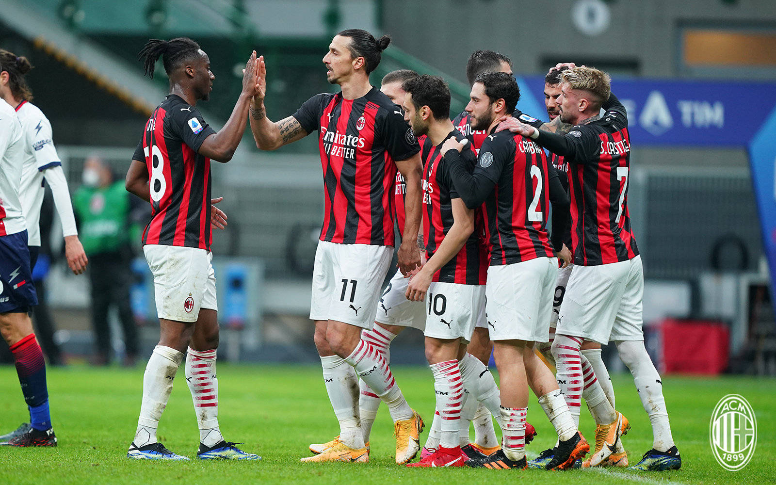 乐动体育-克罗托内主场力克阿贾克斯，保持领先优势的简单介绍